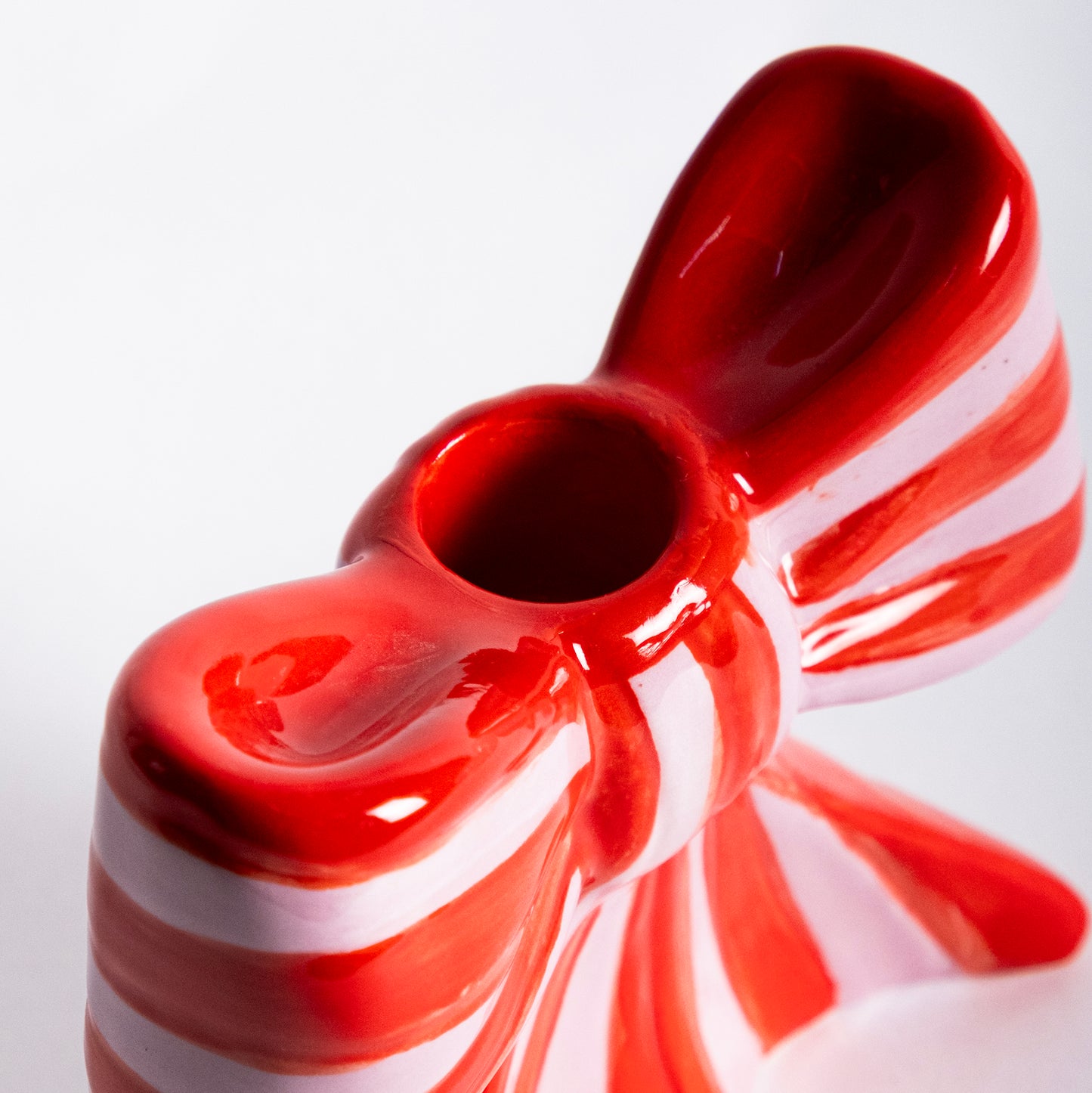 KONA Small Ribbon Candle Stand